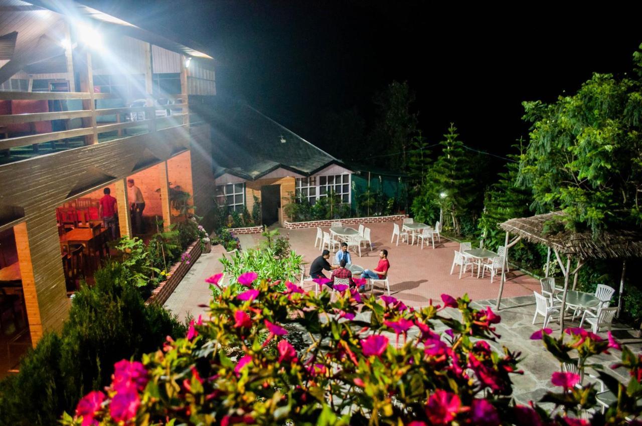 Oakwood Hamlet Resort Shimla Exterior foto