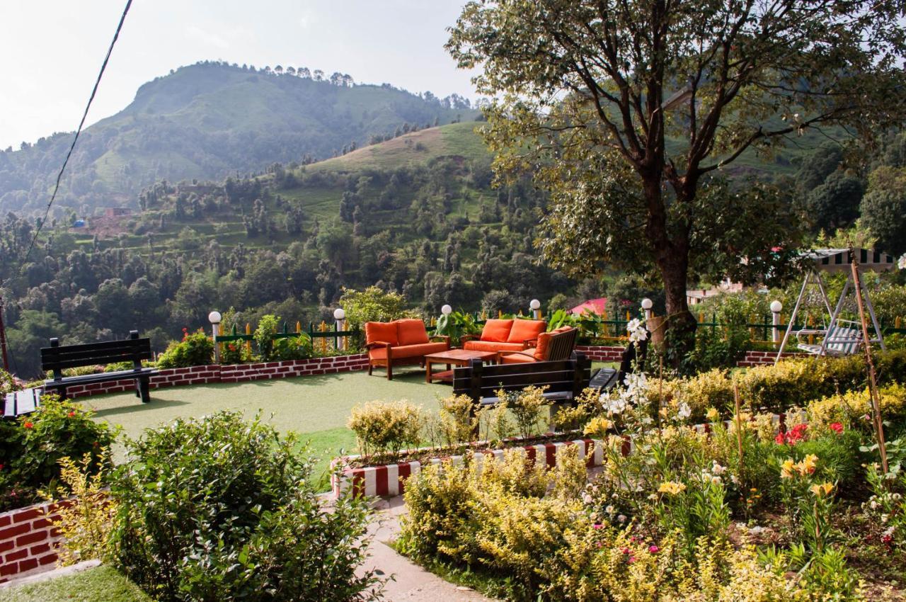 Oakwood Hamlet Resort Shimla Exterior foto