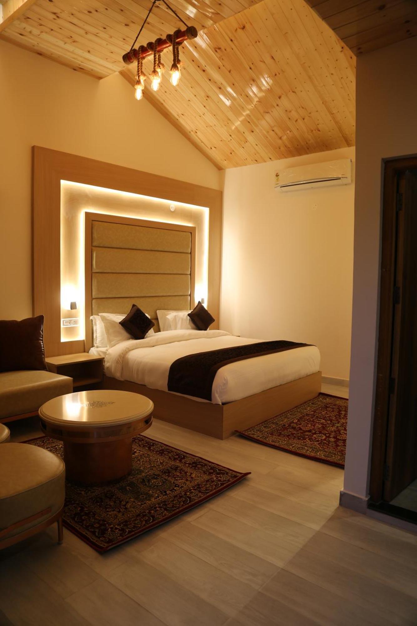 Oakwood Hamlet Resort Shimla Exterior foto