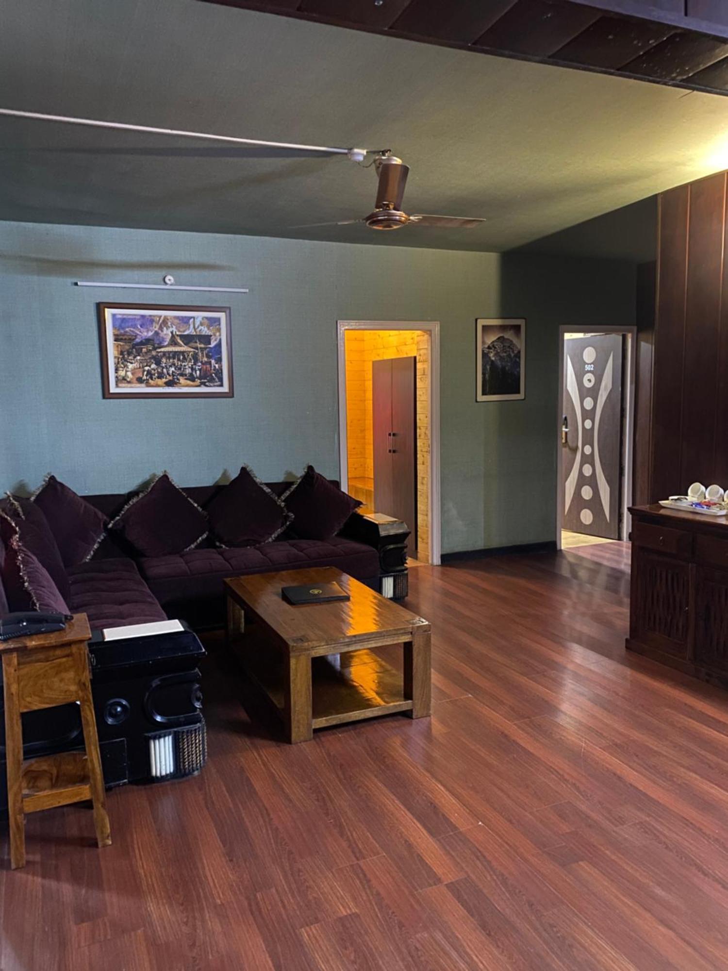 Oakwood Hamlet Resort Shimla Exterior foto