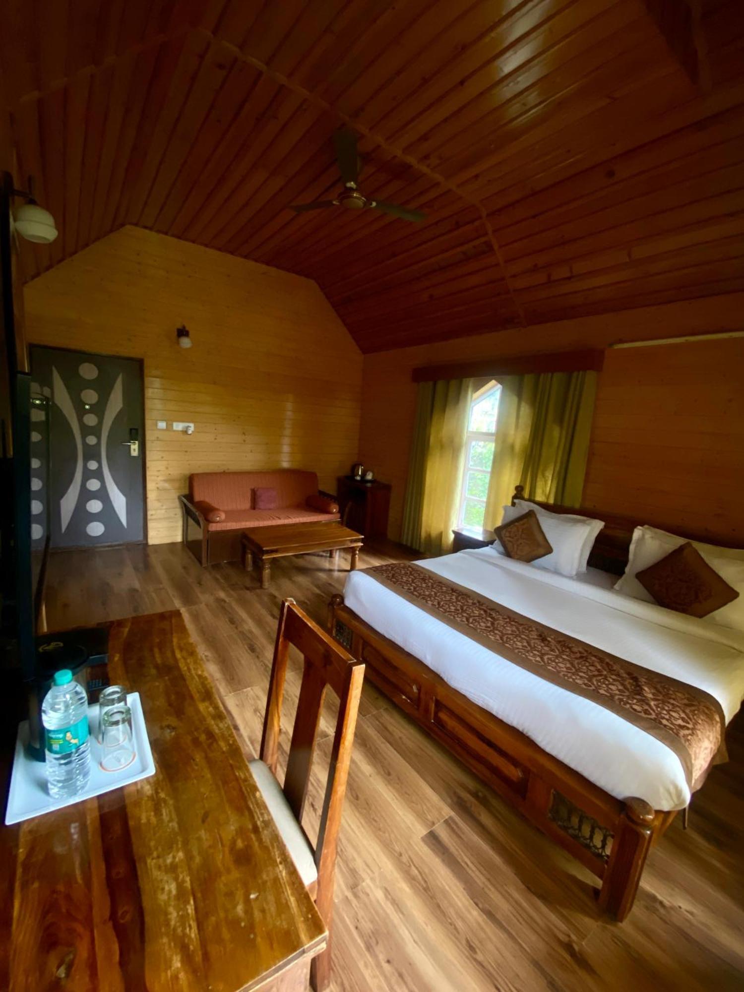 Oakwood Hamlet Resort Shimla Exterior foto