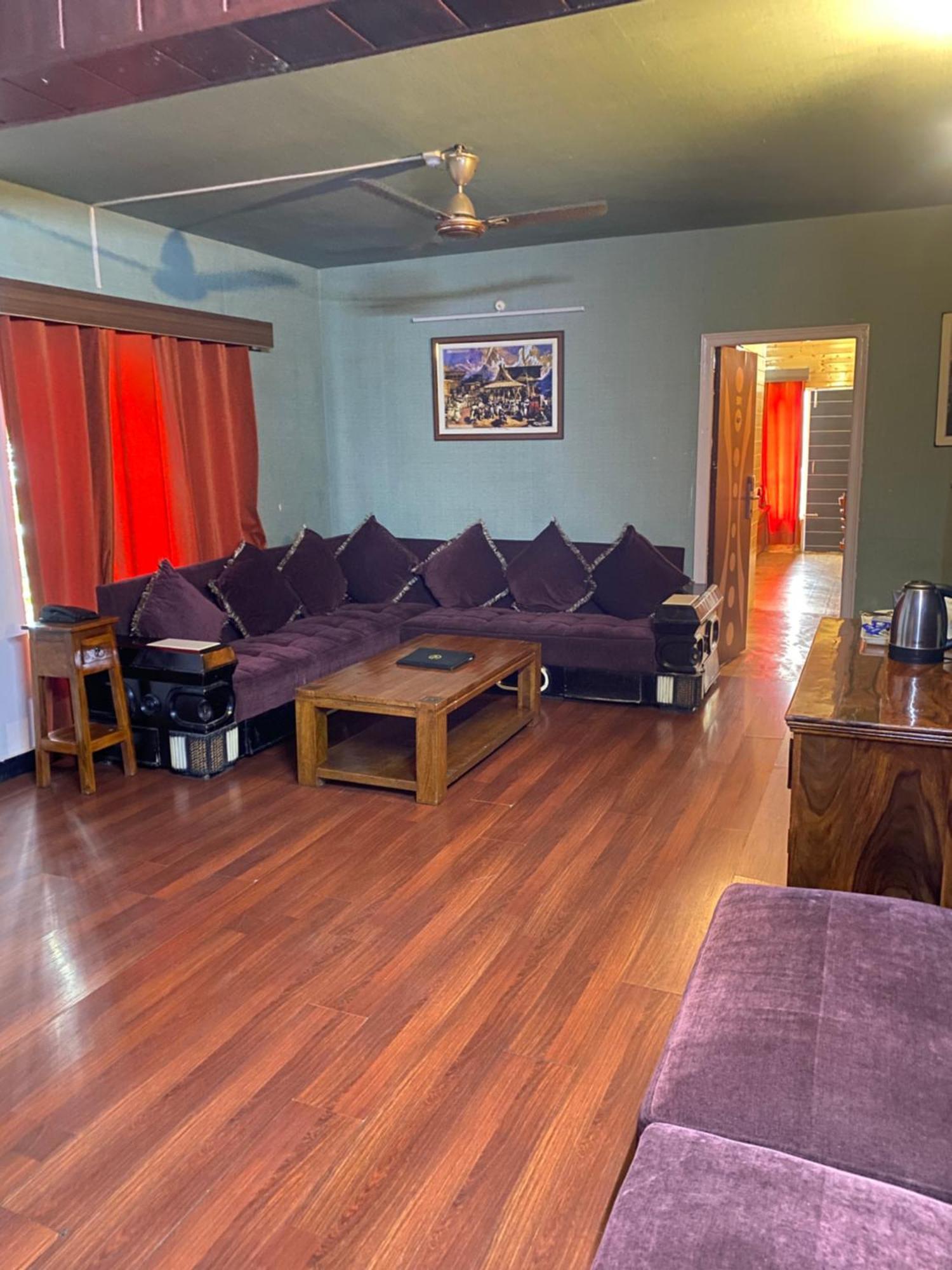 Oakwood Hamlet Resort Shimla Exterior foto